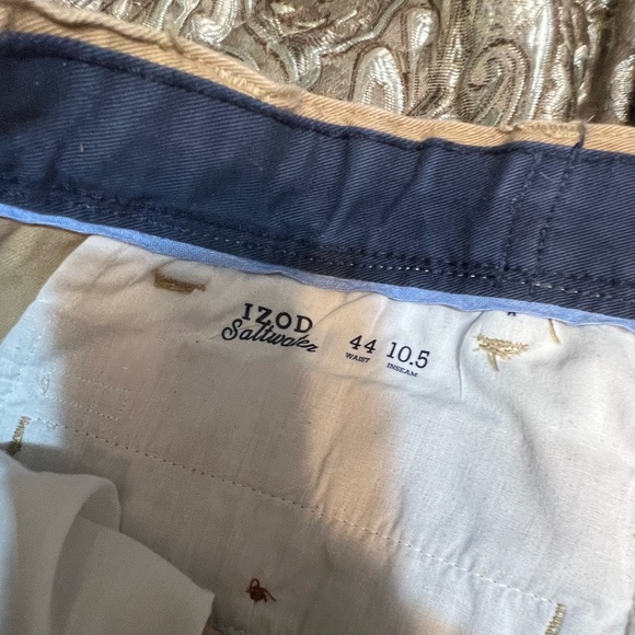 Izod Tan Men’s Size 44 Shorts with Navy Print NWOT - Picture 3 of 5
